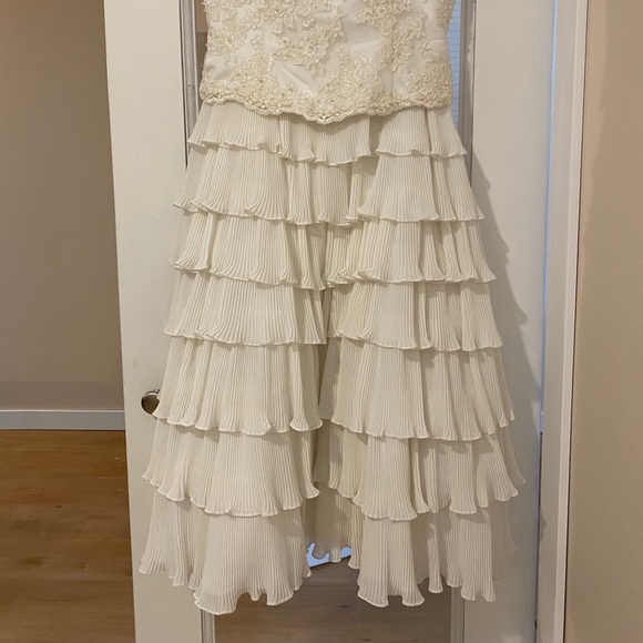 Country Style Wedding dress - Picture 2 of 4